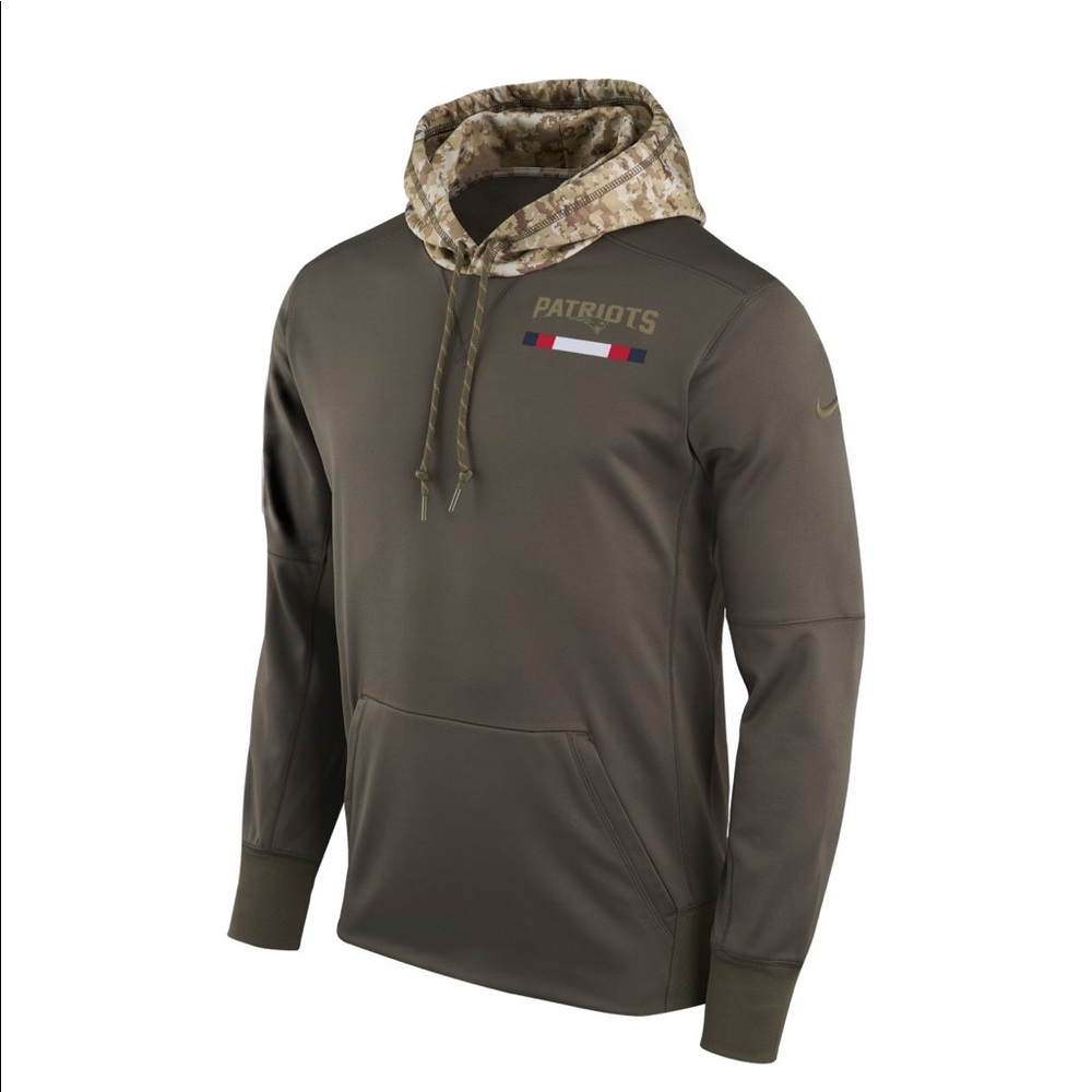 (Sold) Patriots Salute to Service 2017 Therma-FIT
